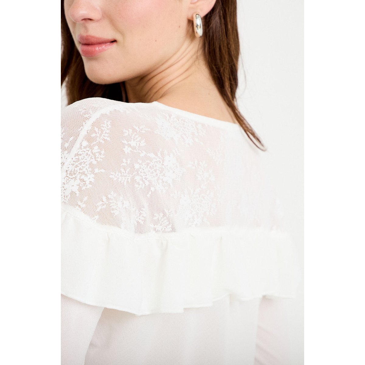 Blouse col v manches longues dentelle ecru, CACHE CACHE
