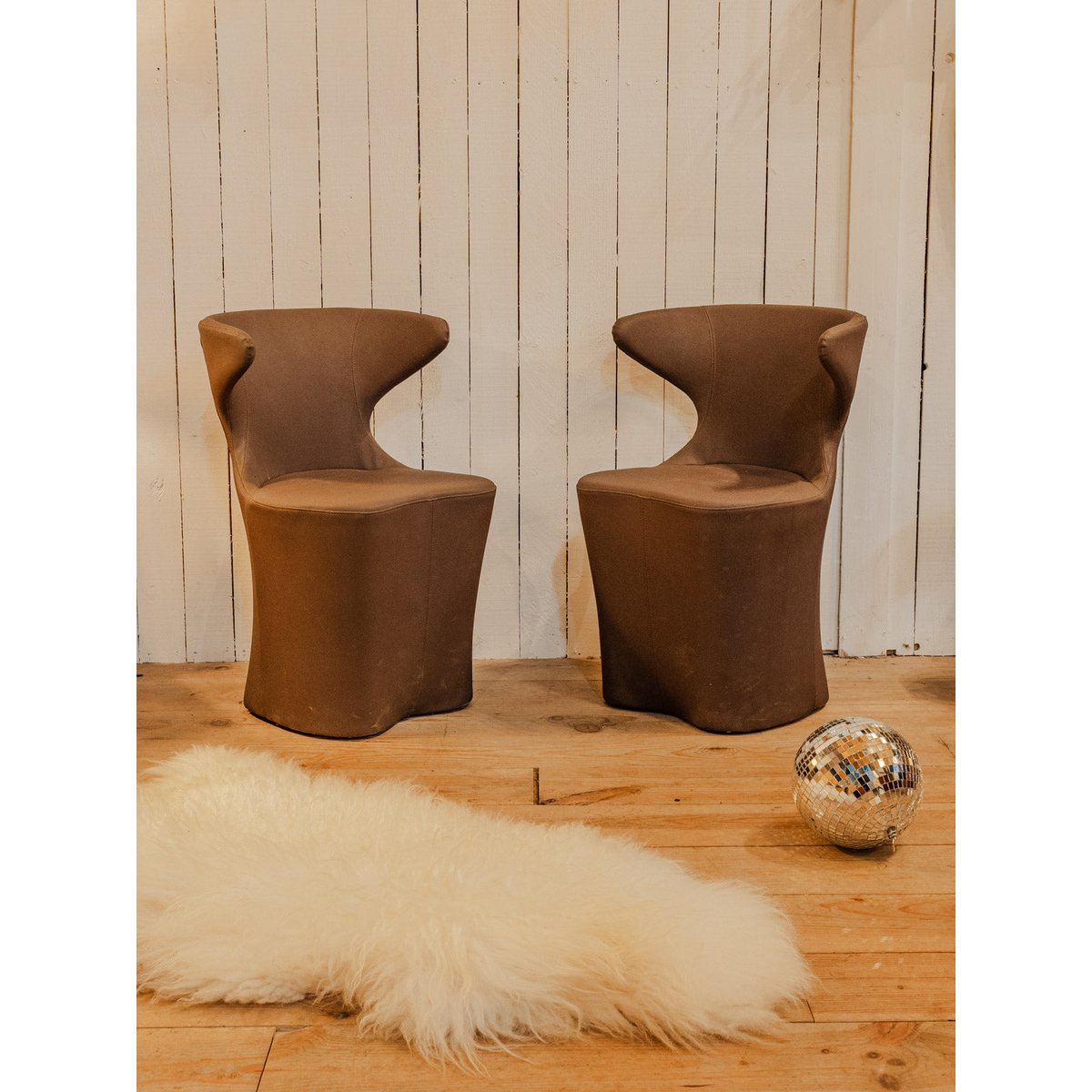 Paire de fauteuils marron Jakob N°703 - Bon état marron, DEBONGOUT