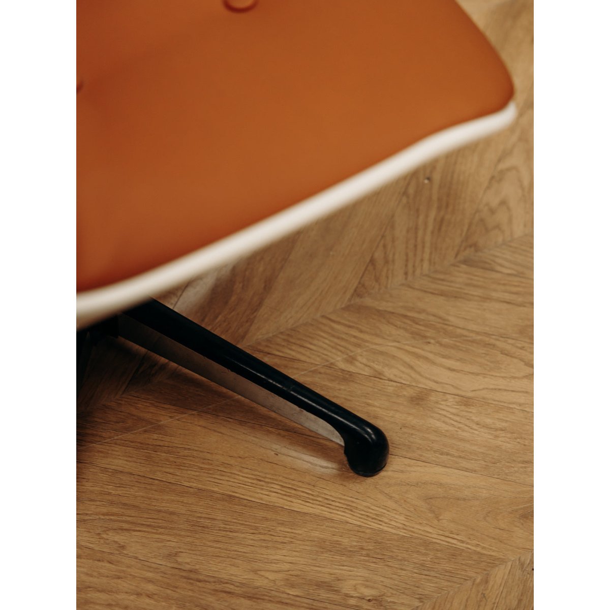 Chaise de bureau en cuir Alma N°1567 - Bon état camel, DEBONGOUT