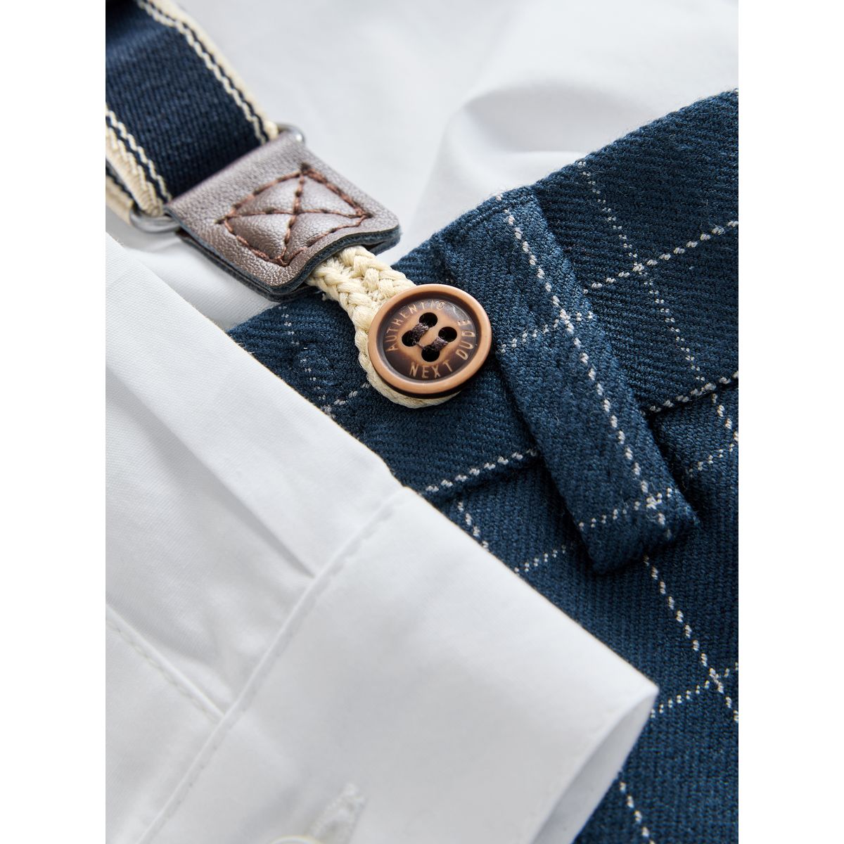 Ensemble chemise, pantalon et bretelles bleu marine à carreaux, NEXT