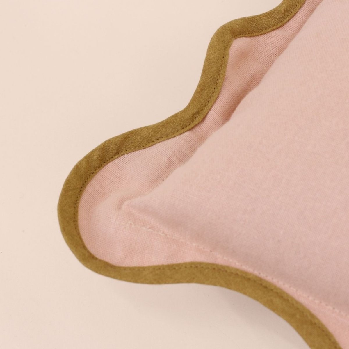 Coussin contour vagues 40x60cm beige, ORNAMI