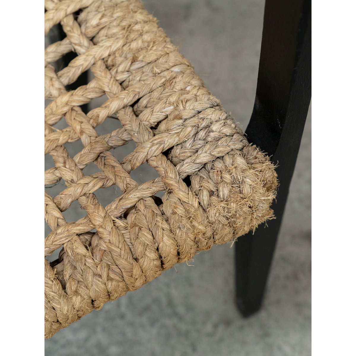 Fauteuil Audoux Minet en hêtre et corde tressée Ernest N°1053 - Bon état noir, DEBONGOUT