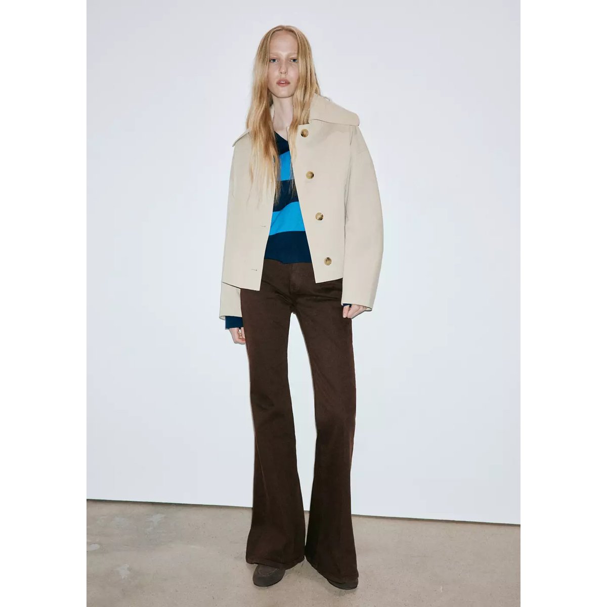 Jean flare taille haute chocolat, MANGO