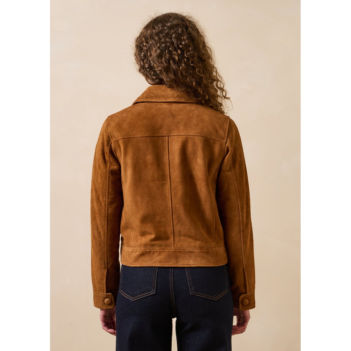 Blouson court en daim toffee, LA FEE MARABOUTEE