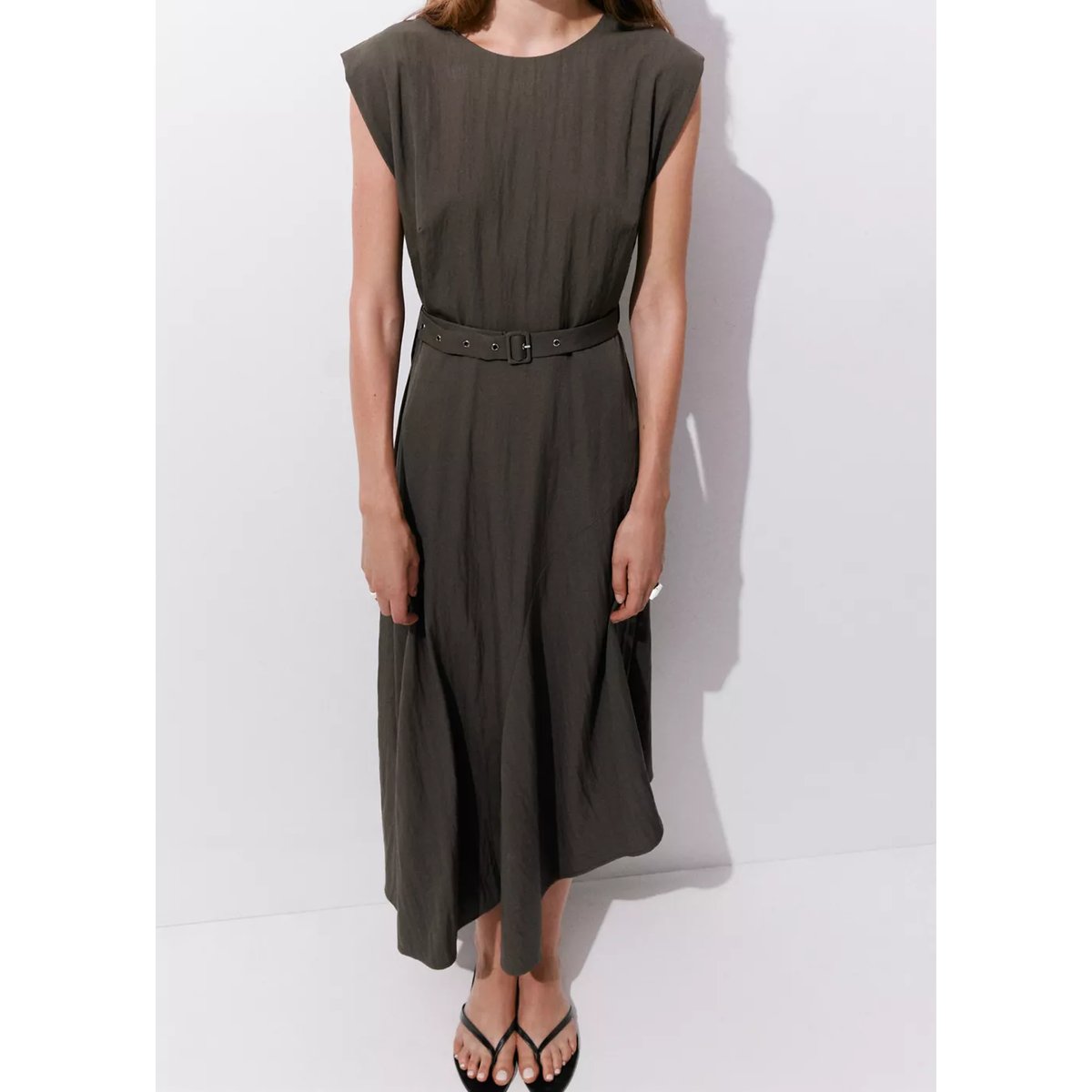 Robe asymétrique ceinture marron, MANGO
