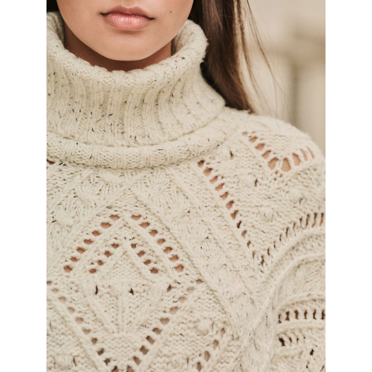 Pull moucheté en maille torsadée à col roulé écru, NEXT
