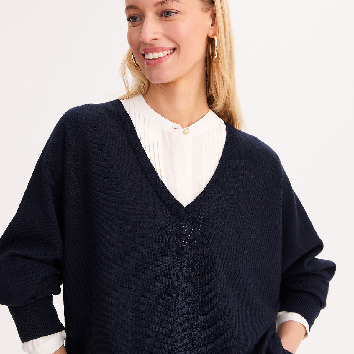 Pull col V en fine maille, en laine mélangée marine, ANNE WEYBURN