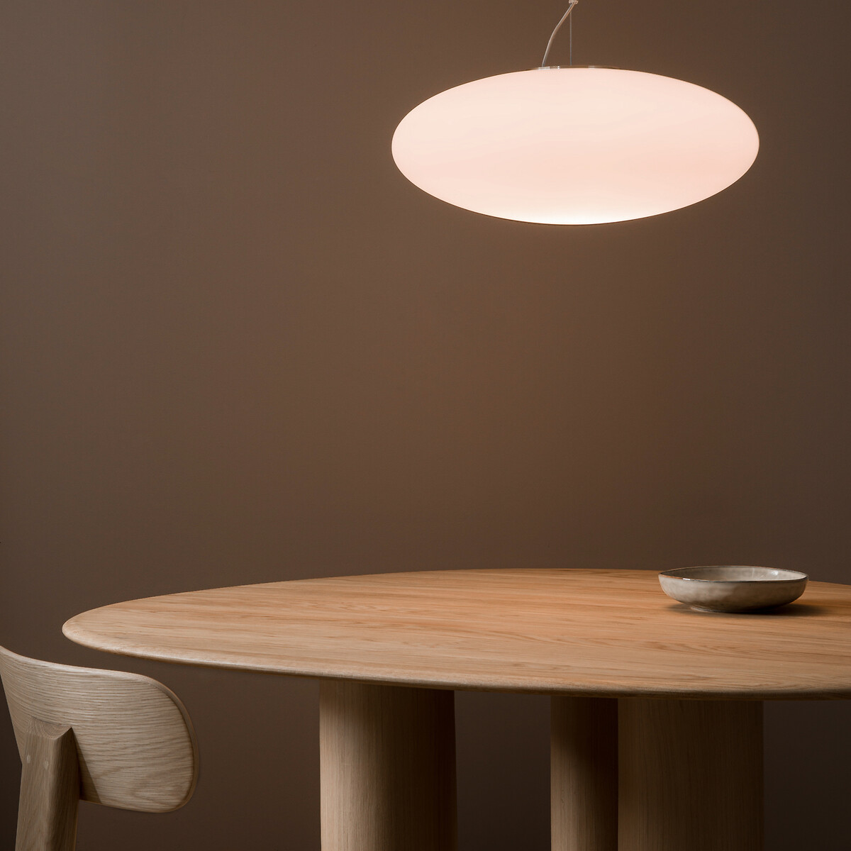 Suspension en verre givré, forme ovale, Raeyes opaline, AM.PM