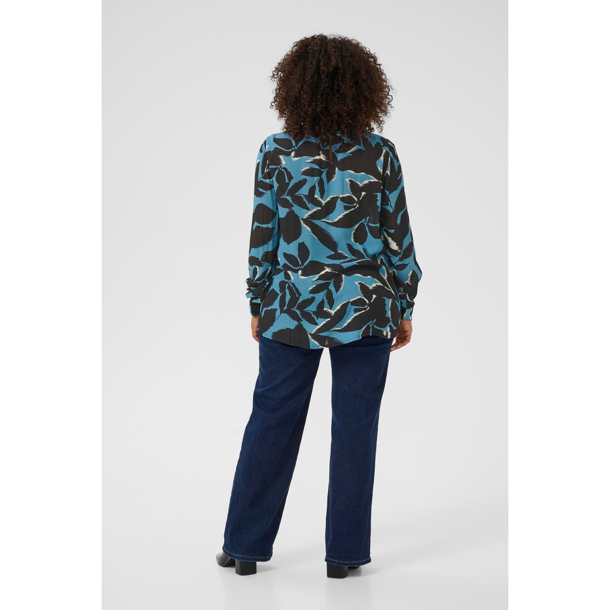 Blouse à manches longues bleu noir windward blue/black flower, KAFFE CURVE