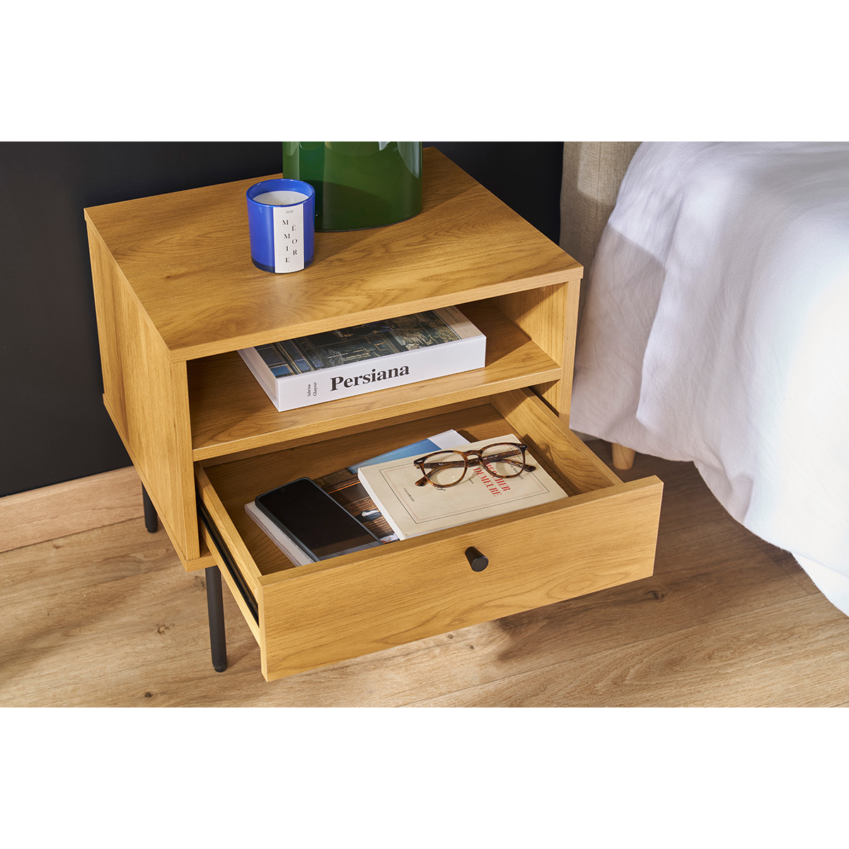 Table de chevet avec rangements finition bois clair chêne et métal noir PERNELLE chêne clair, MILIBOO