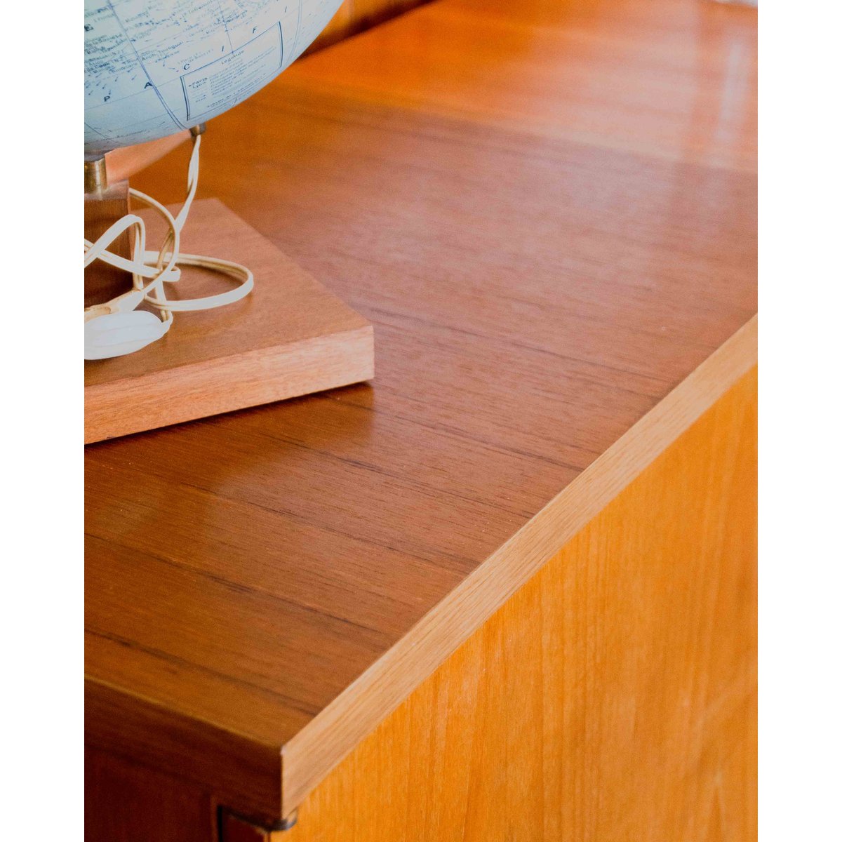 Buffet contemporain en teck Gustave N°1614 - Bon état bois clair, DEBONGOUT