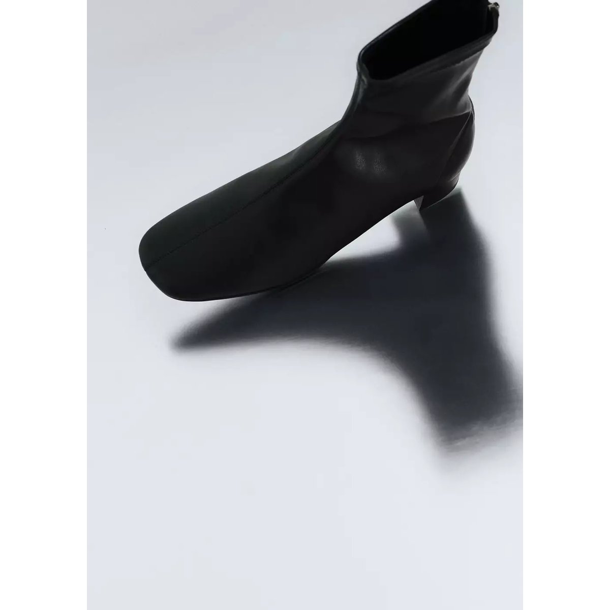 Bottines simili-cuir bout carré noir, MANGO
