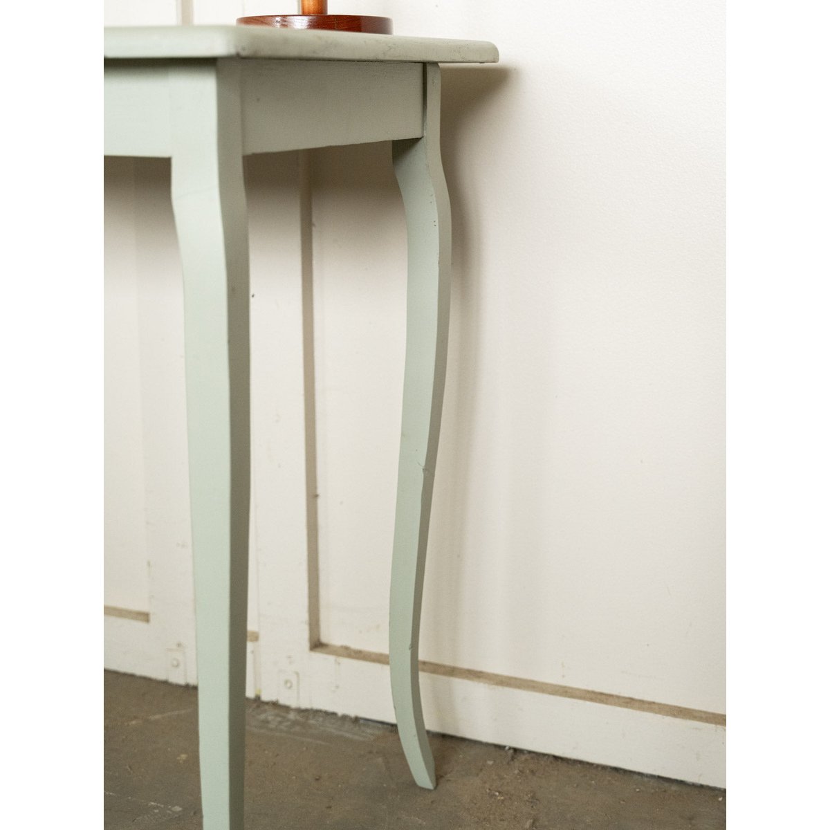 Petite table d'appoint Francine N°1591 - Bon état gris, DEBONGOUT