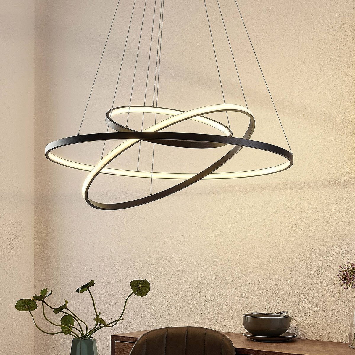 Suspension en métal moderneLED, Ezana noir mat, blanc, LUCANDE