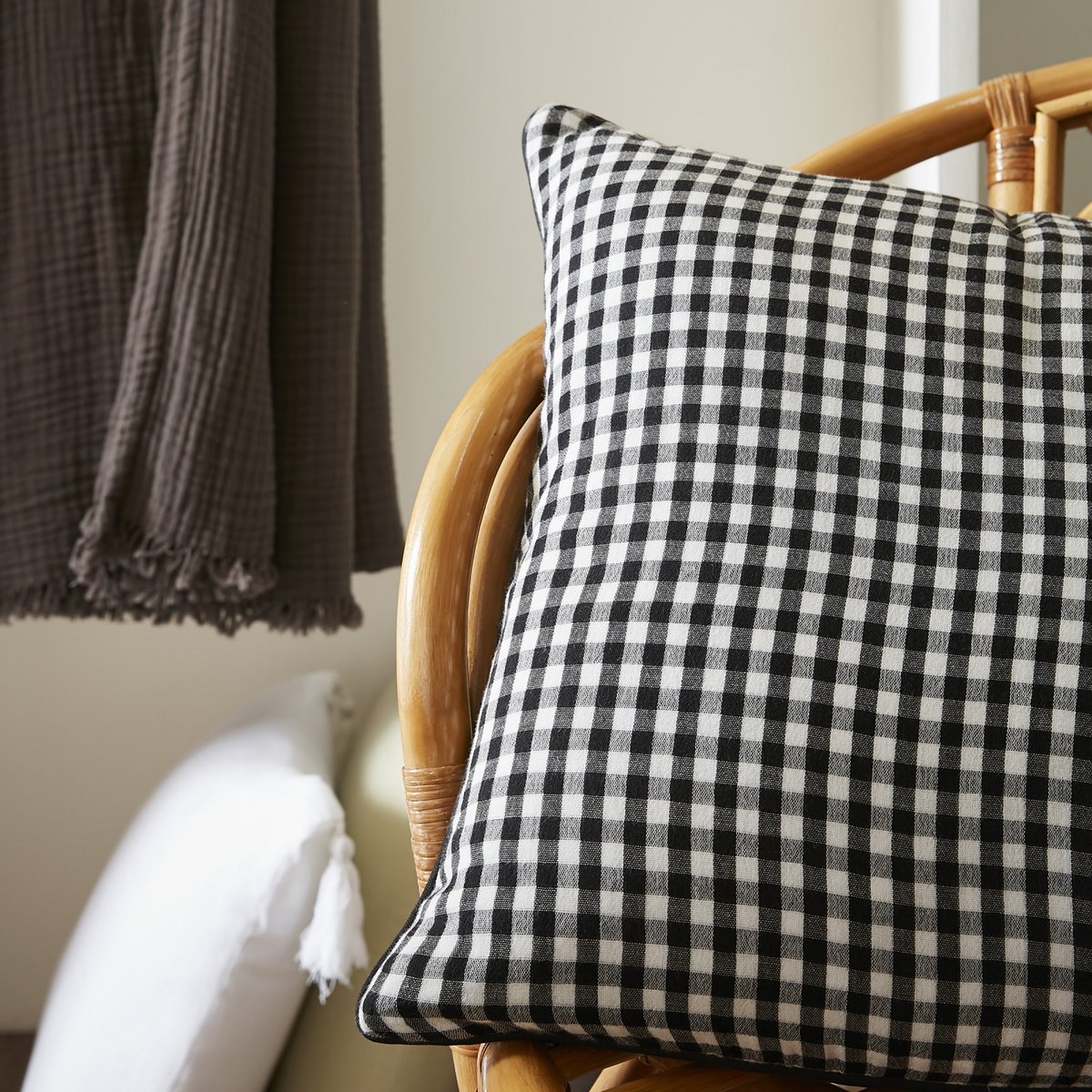 Coussin en gaze de coton Vicky vichy noir, EDEN