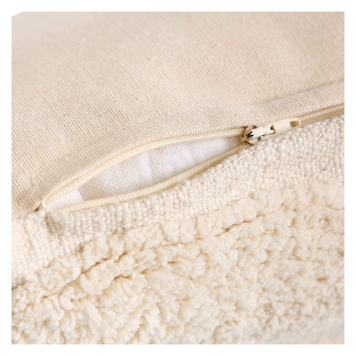 Coussin tufté en coton ANOUK crème, HABITAT