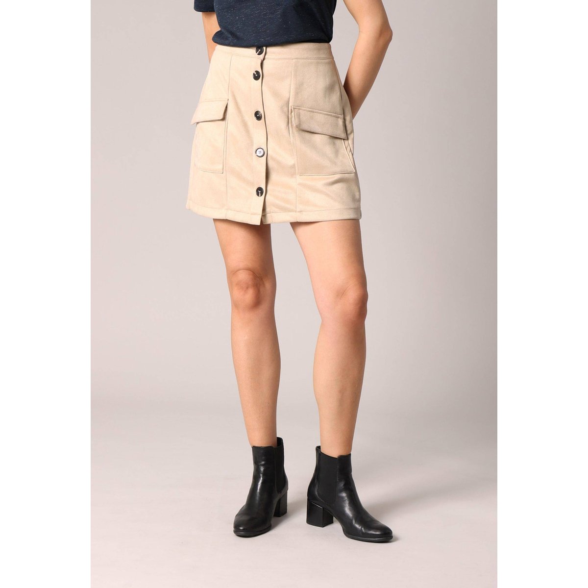 Jupe courte en daim avec poches plaquées VALENTINA beige, DEELUXE