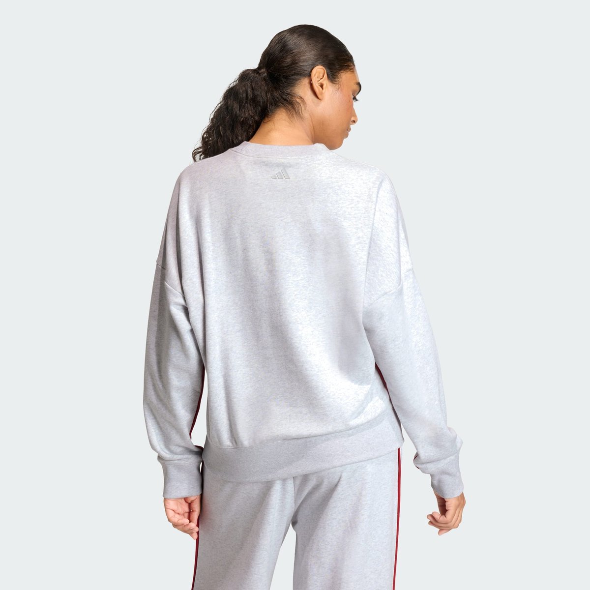 Sweat-Shirt Graphisme Brodé Seasonal Essentials Colorpop light grey heather / active maroon, ADIDAS SPORTSWEAR
