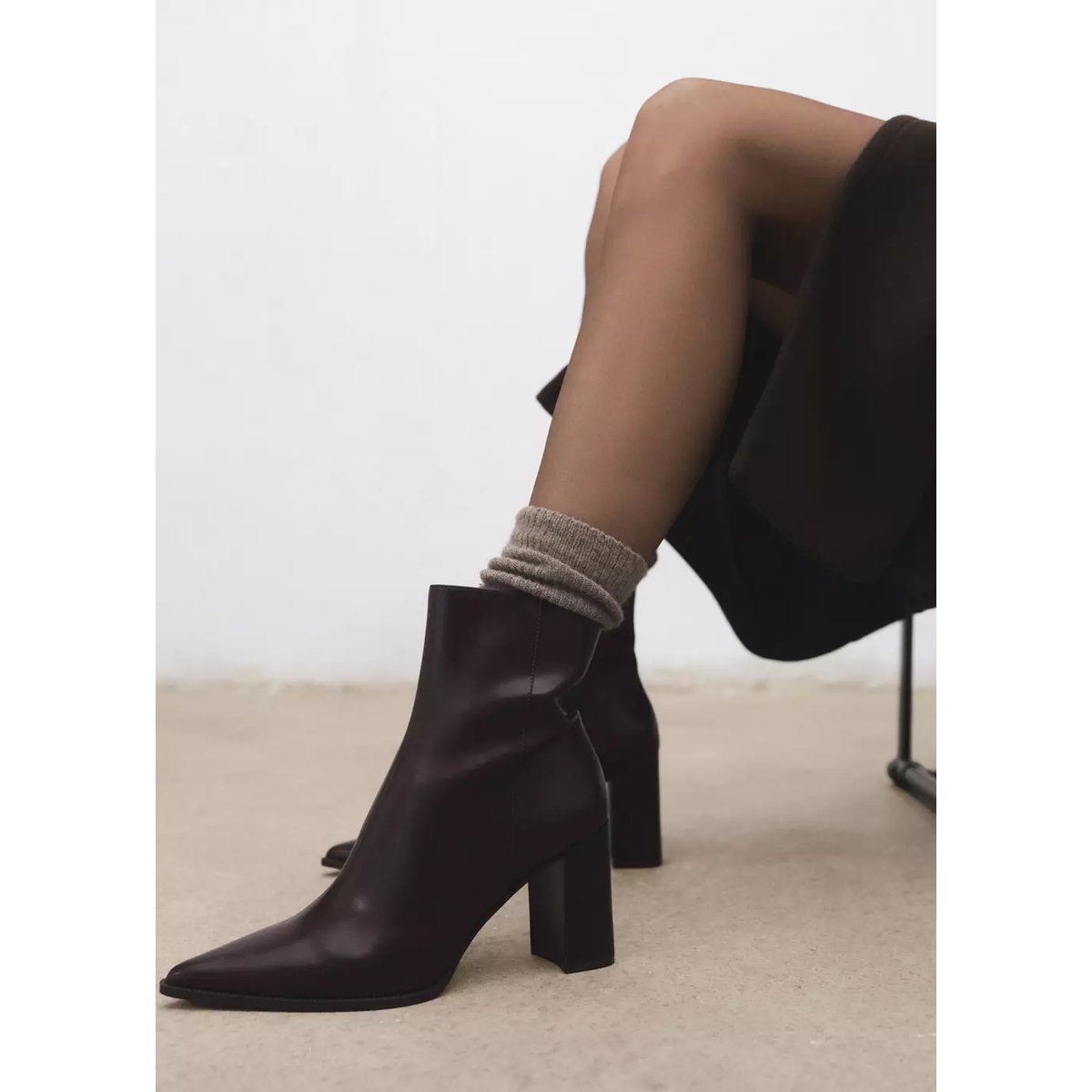 Bottines pointues talon bloc chocolat, MANGO