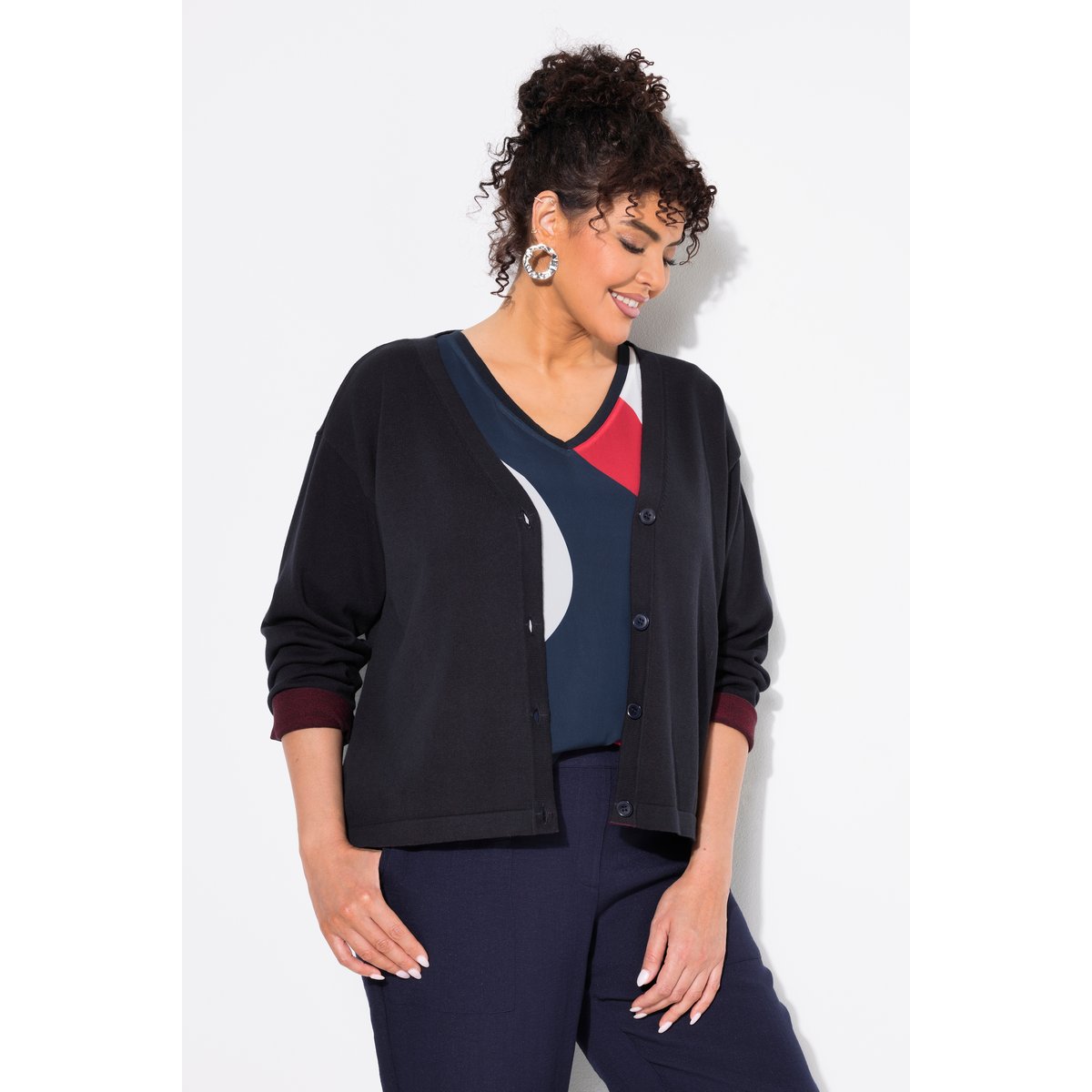 Cardigan en maille double-face. Encolure marine, ULLA POPKEN