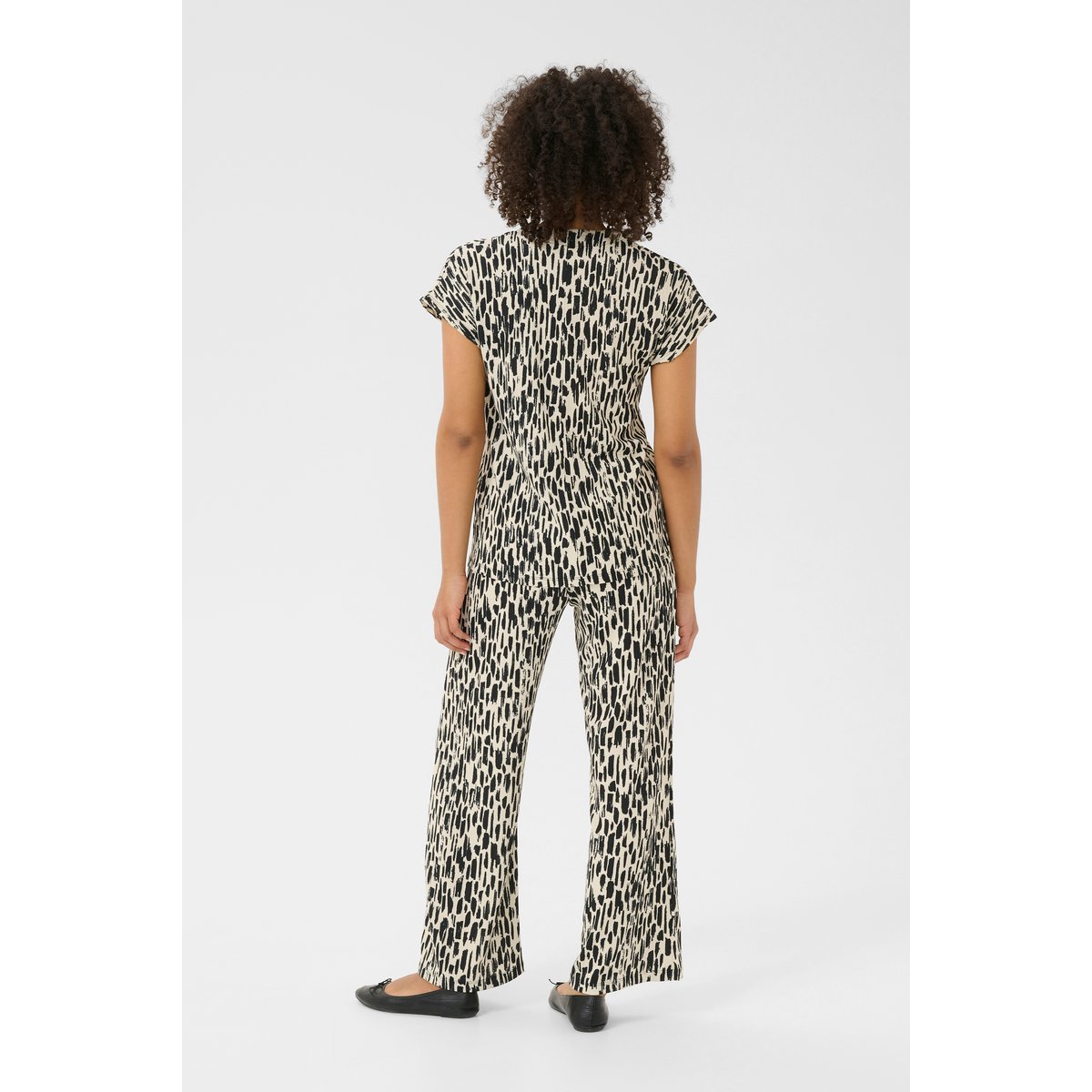 Sleeveless blouse blanc turtledove/noir black paint print, KAFFE