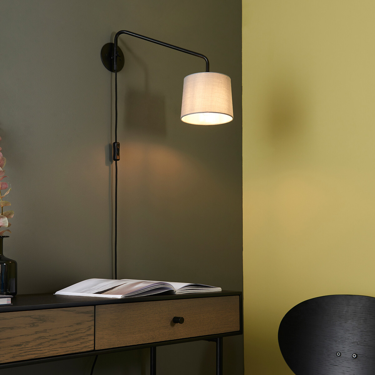 Connor Plug In Wall Light in Matte Black black, ÉDITÉ