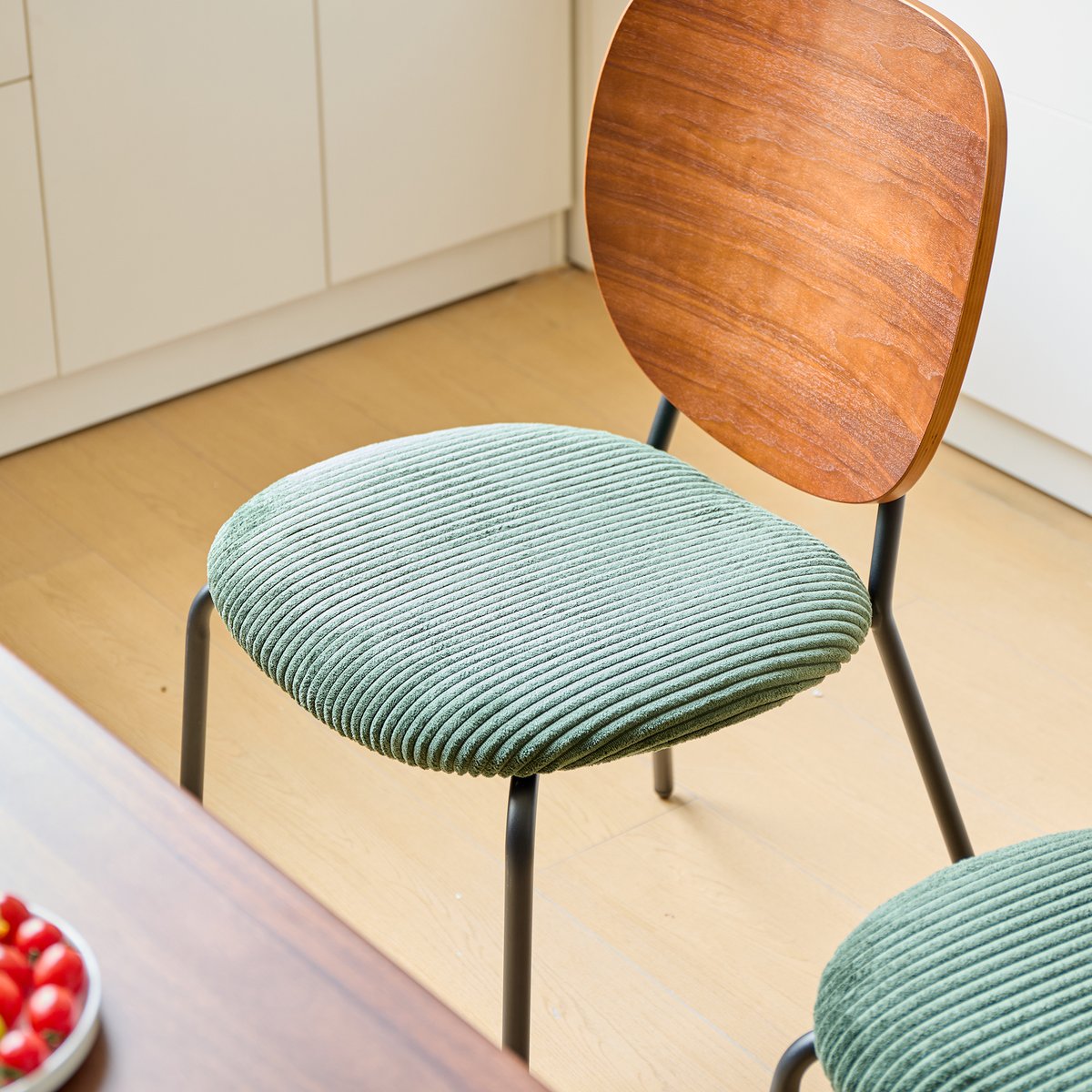 Lot de 2 chaises de salle à manger en bois, métal et velours côtelé, ORUM vert, NORDLYS