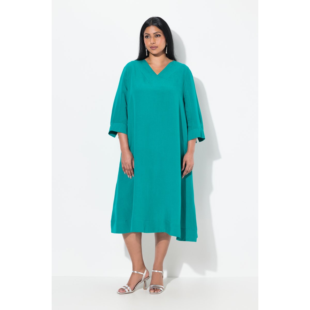 Robe midi en lin mélangé. Col V vert bleu, ULLA POPKEN