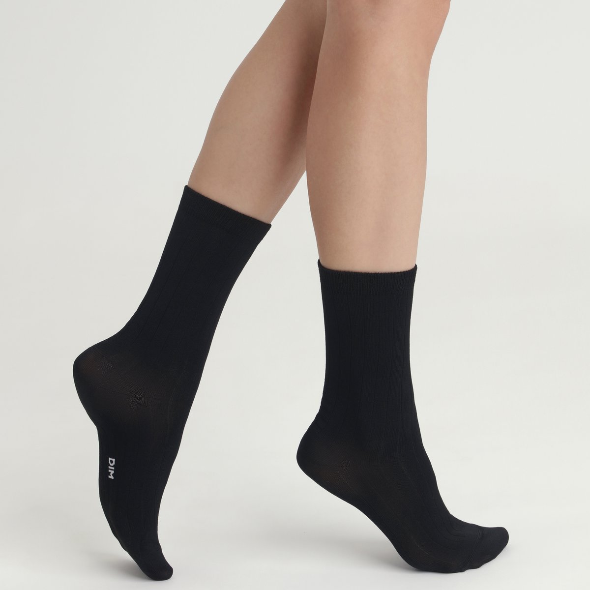 Mi-chaussettes effet satiné Mode noir, DIM