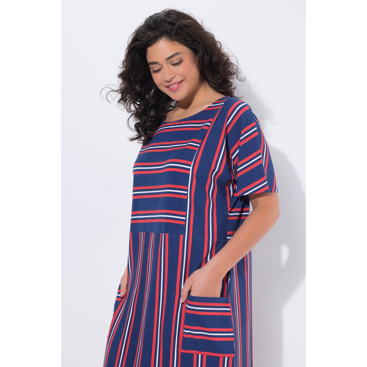 Robe midi en jersey rayé, poches corail, ULLA POPKEN