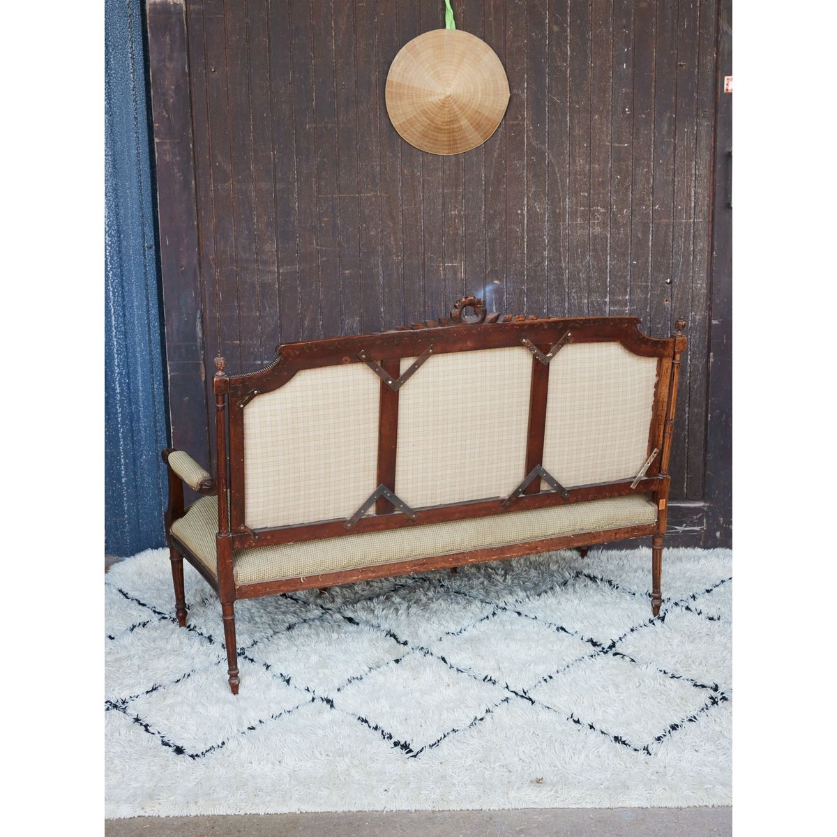 Banquette ancienne en bois et tissu Martine N°171 - Bon état bois foncé, DEBONGOUT