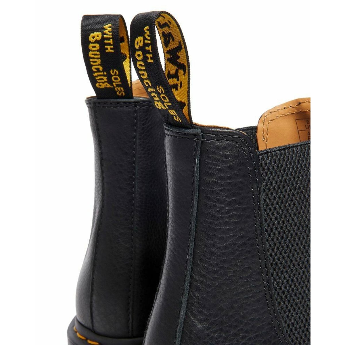 2976 Chelsea boots van Ambassador-leer zwart, DR. MARTENS