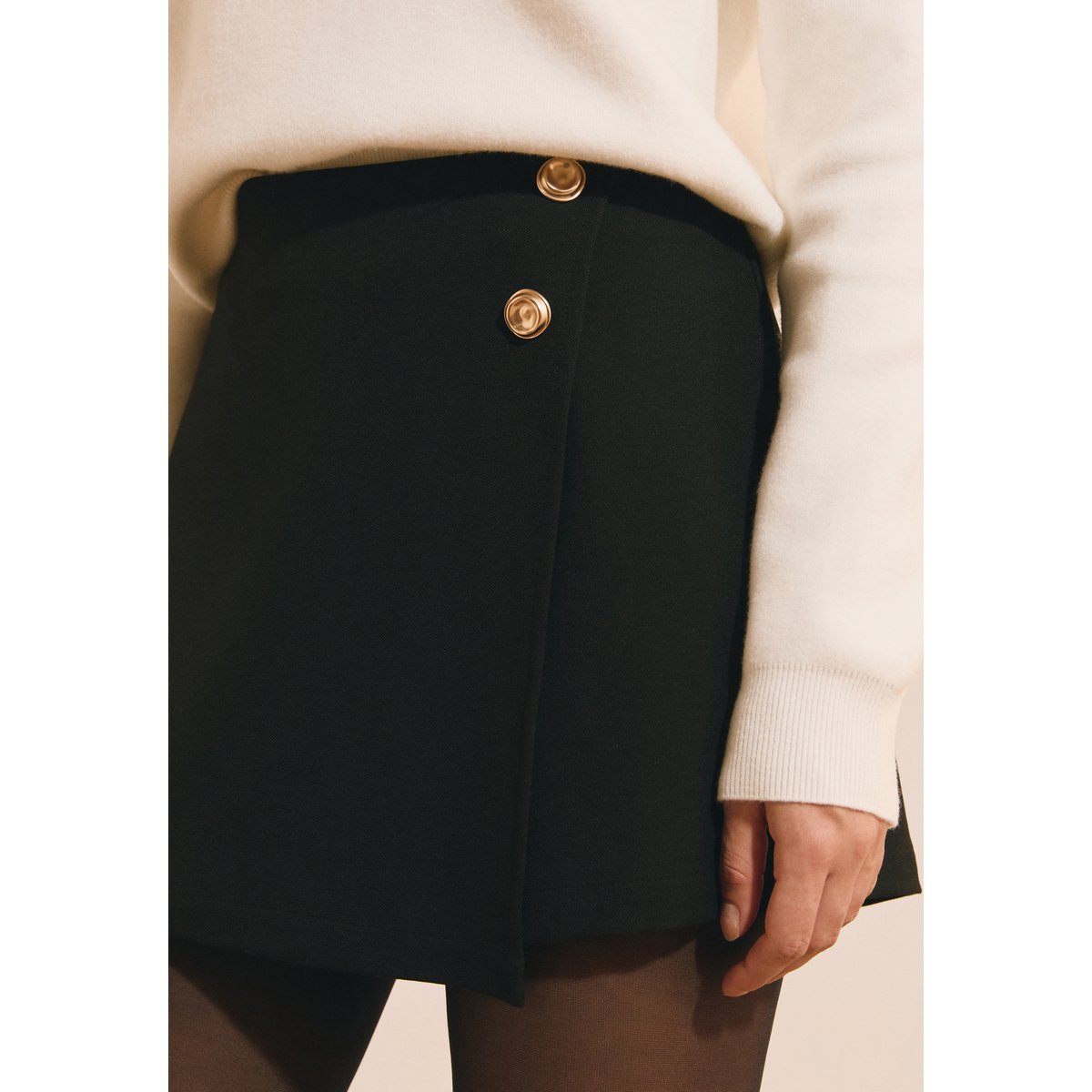 Jupe-short à boutons dorés ITHO noir, ETAM