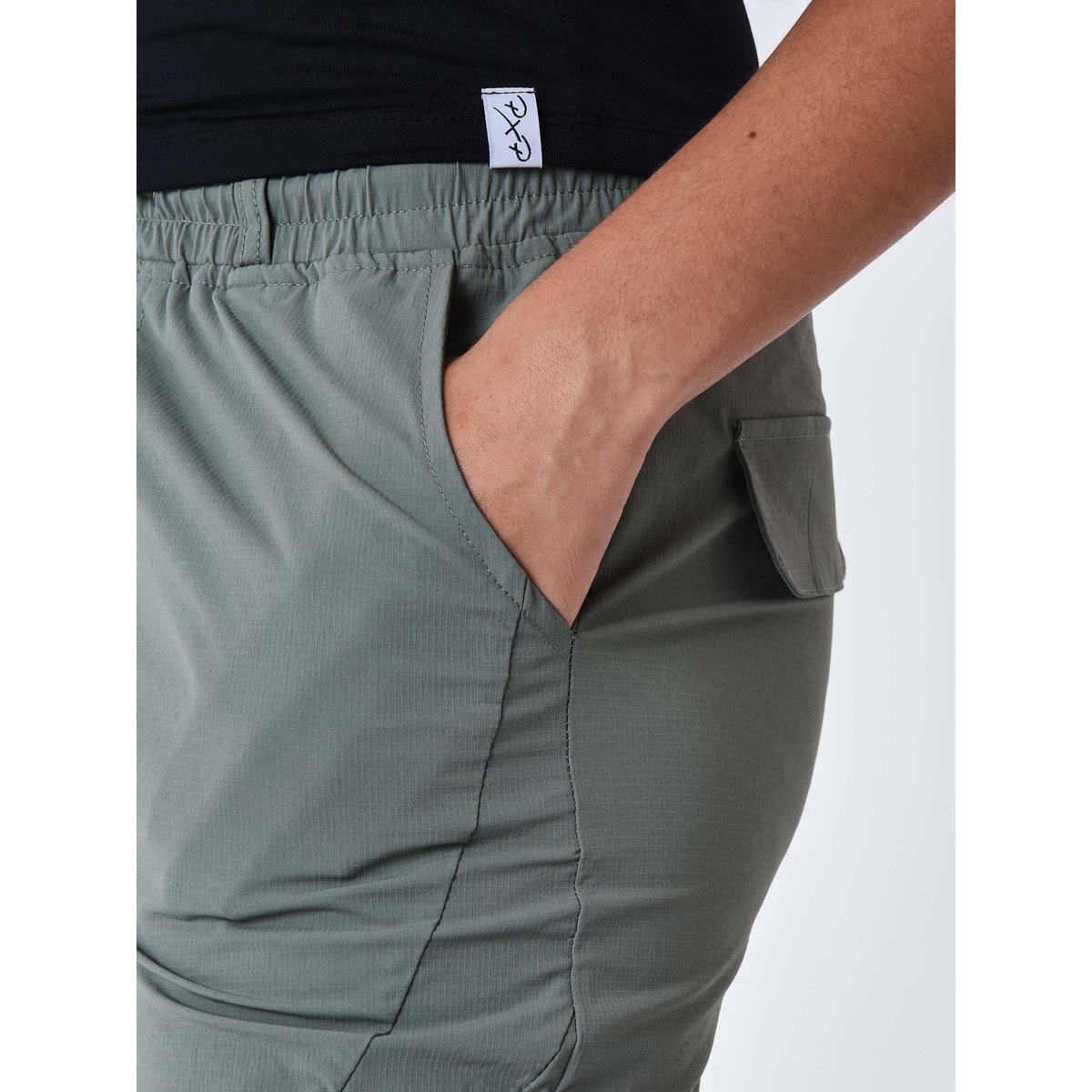 Pantalon droit à découpes kaki, PROJECT X