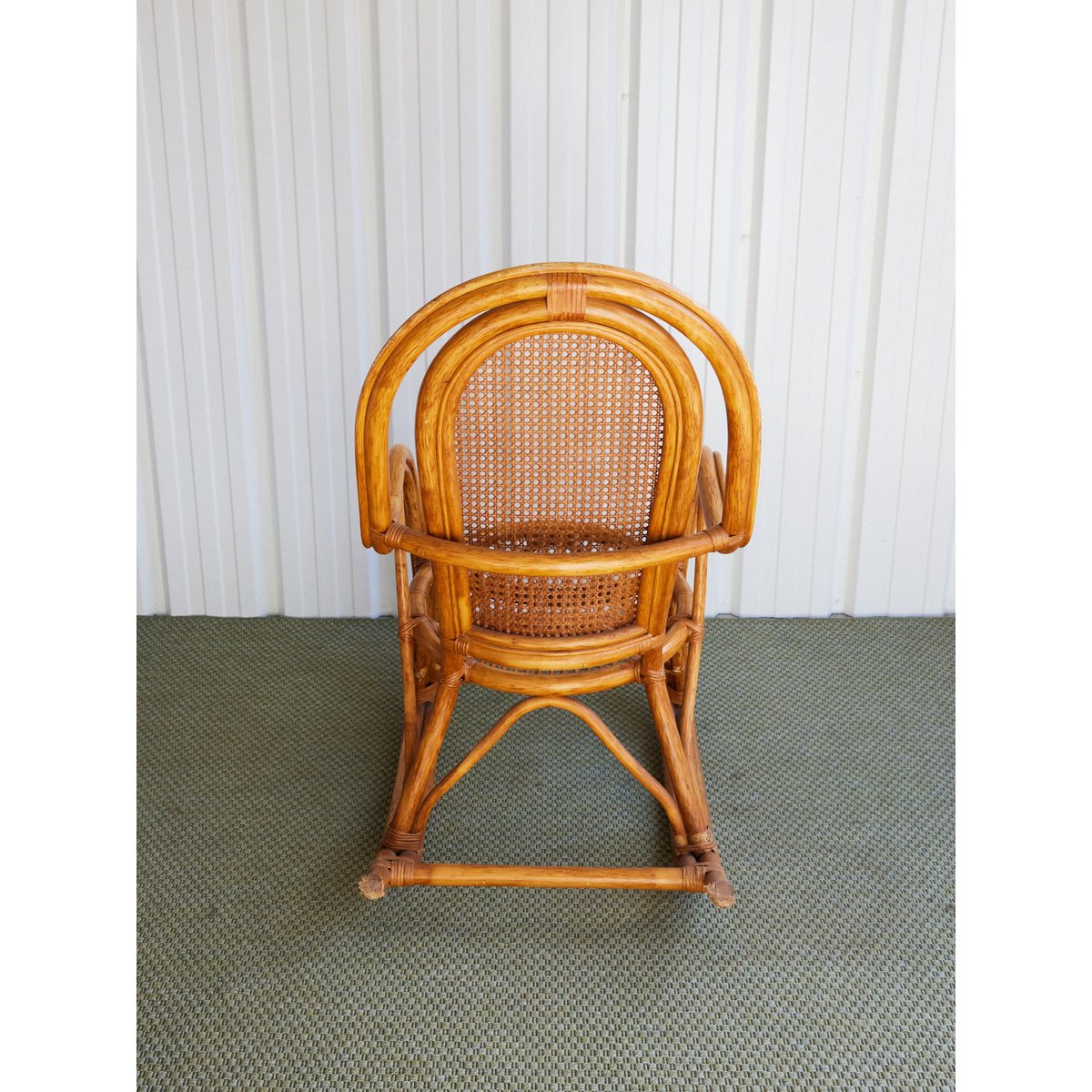 Rocking-chair en rotin Alibert N°103 - Bon état bois clair, DEBONGOUT