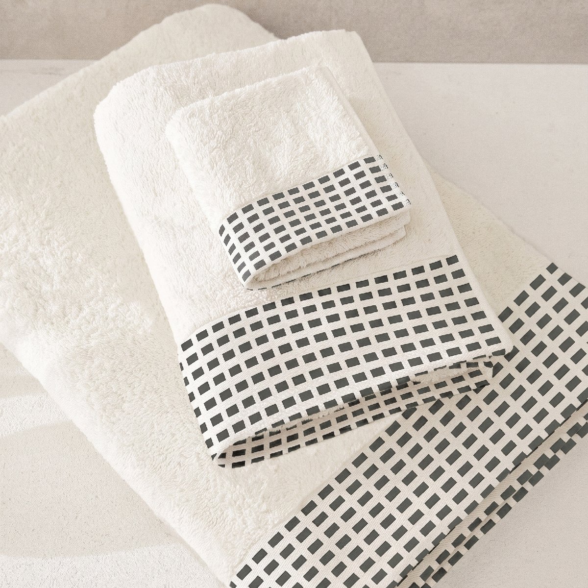 Lot 3 serviettes éponge 450 gr/m2 100% coton, SQUARE (30x50+50x90+90x130 cm) beige, NAF NAF HOME