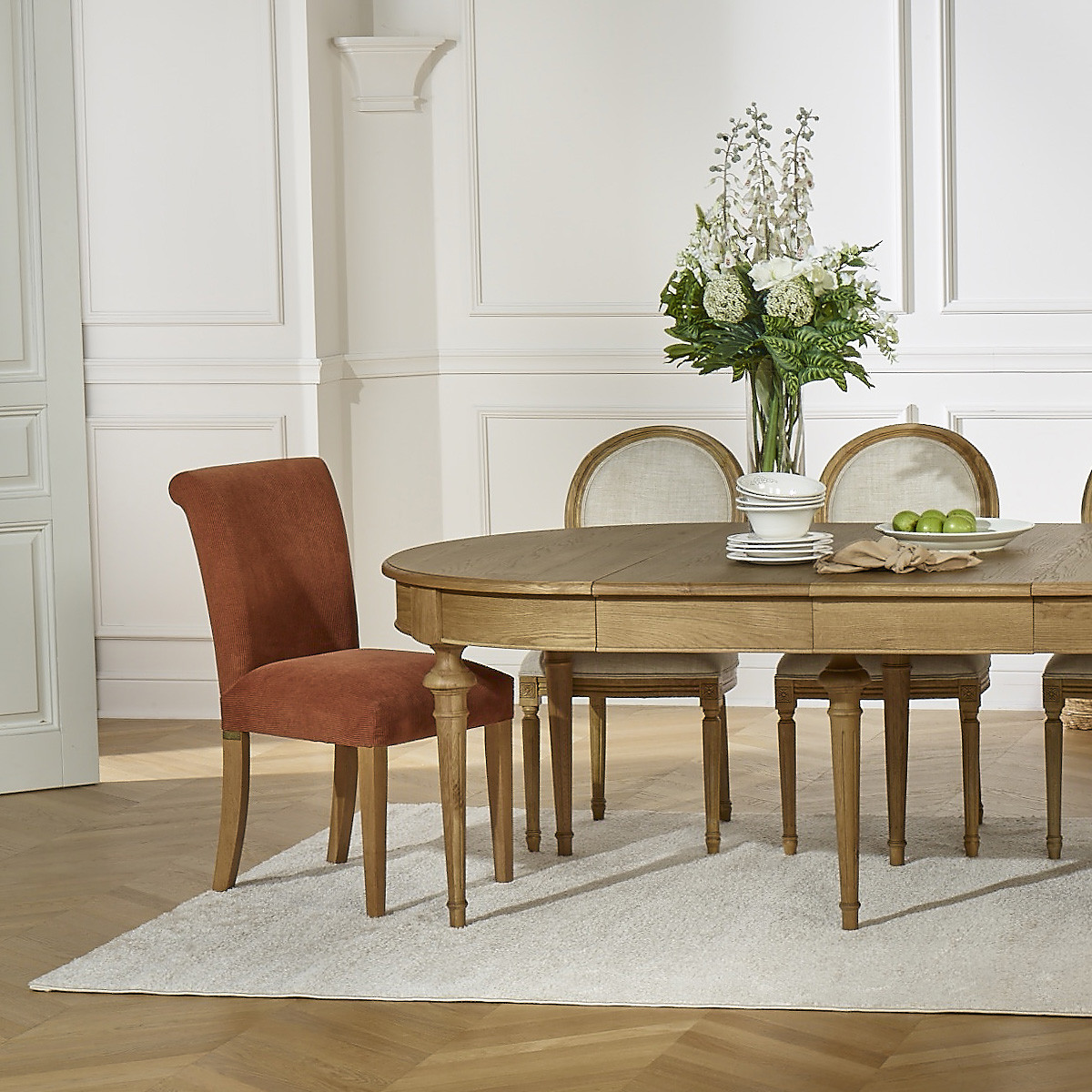Table ovale en chêne 3 rallonges 4/10 couverts AMBRE marron, ROBIN DES BOIS