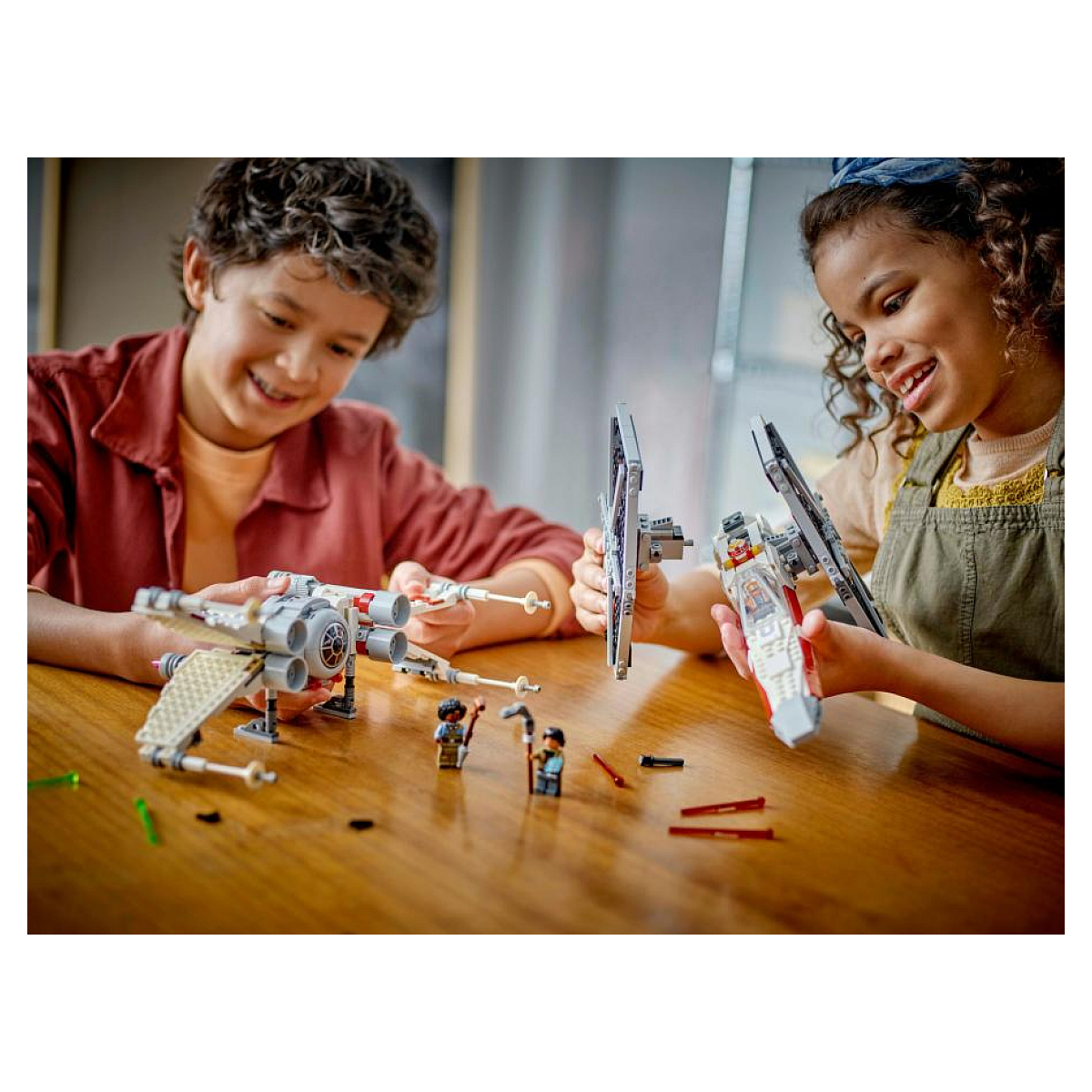 LEGO Star Wars : Set de construction TIE Fighter et X-Wing - 75393 multicolore, LEGO