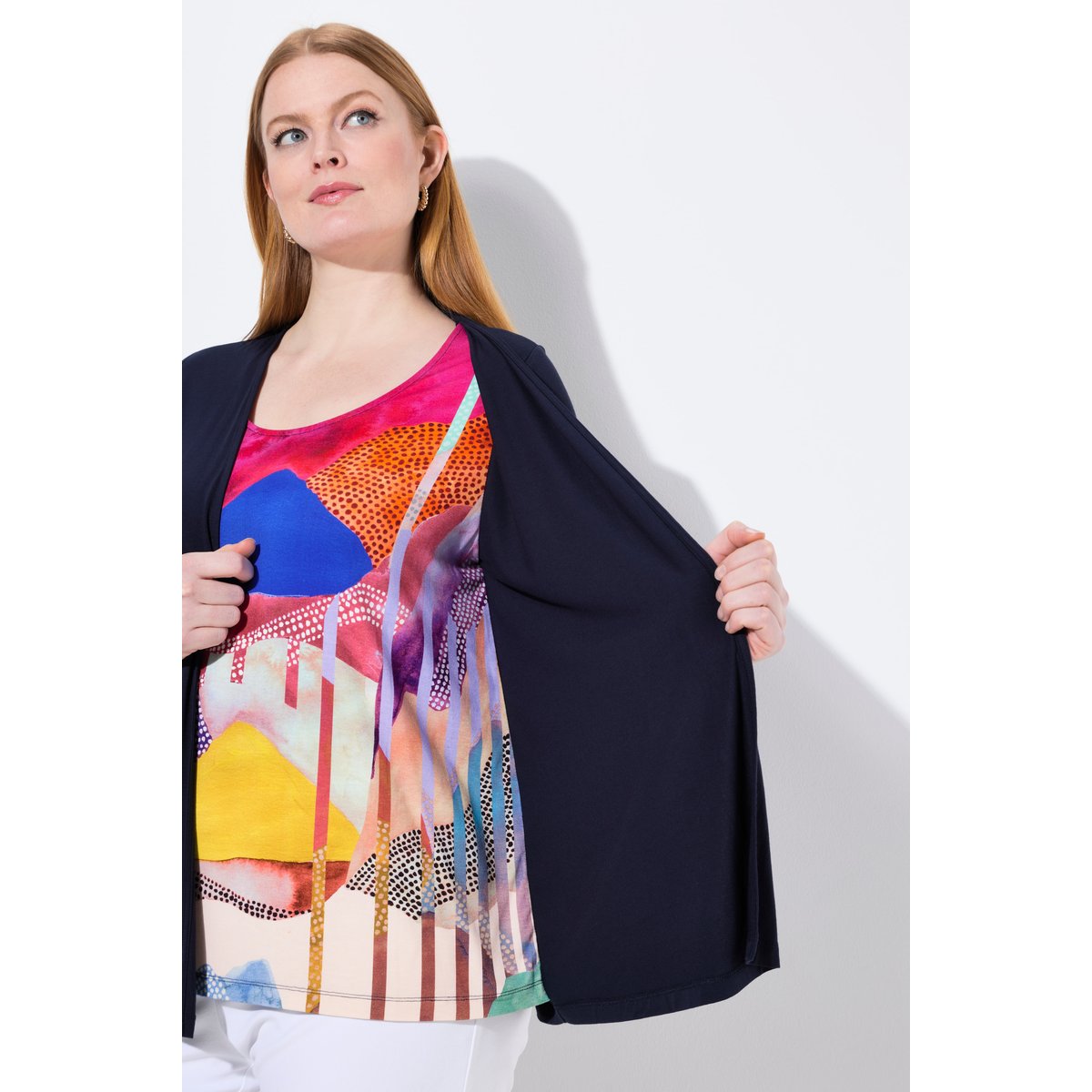 T-shirt 2-en-1. Décolleté rond et manches marine foncé, ULLA POPKEN