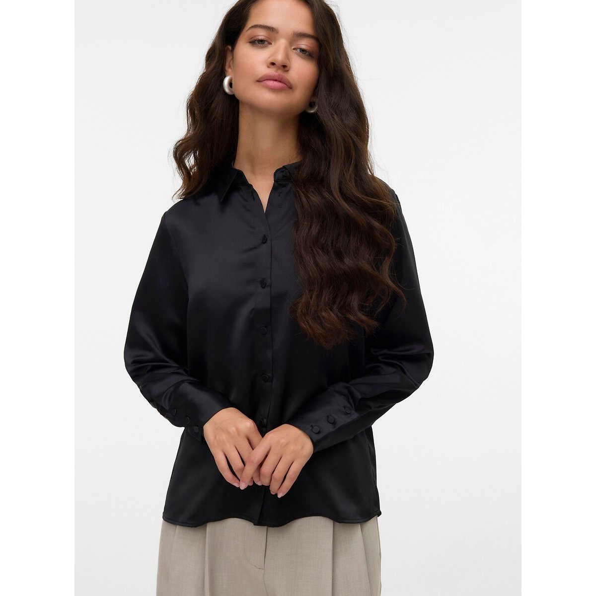 Chemisier satiné à manches longues noir, VERO MODA