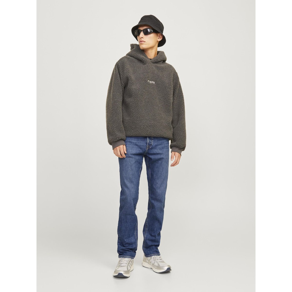Jean Coupe Tapered medium blue denim, aprel