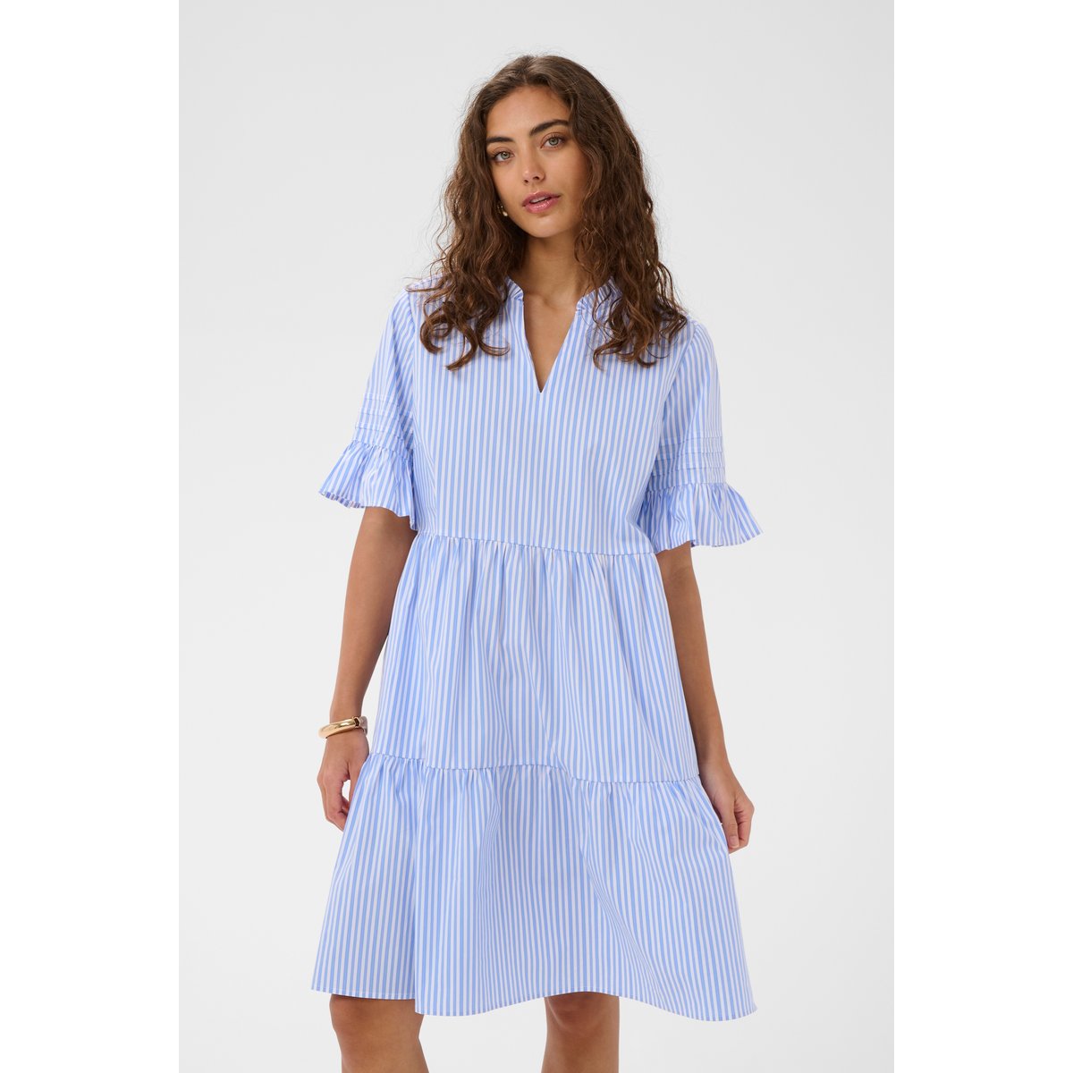 Robe bleu ultramarine, CULTURE