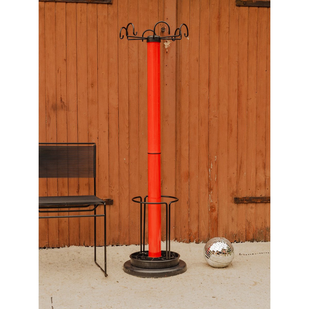 Porte-manteau en métal rouge et noir Max N°498 - Bon état rouge, DEBONGOUT