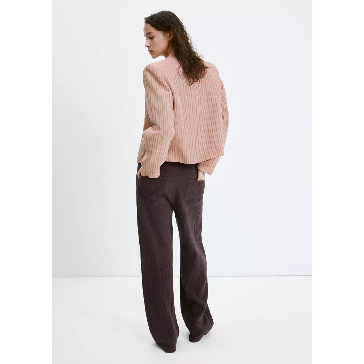 Pantalon droit plissé chocolat, MANGO