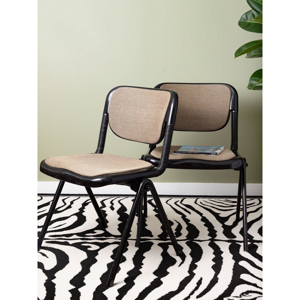 Paire de deux chaises design Alma N°1991 - Bon état noir, DEBONGOUT