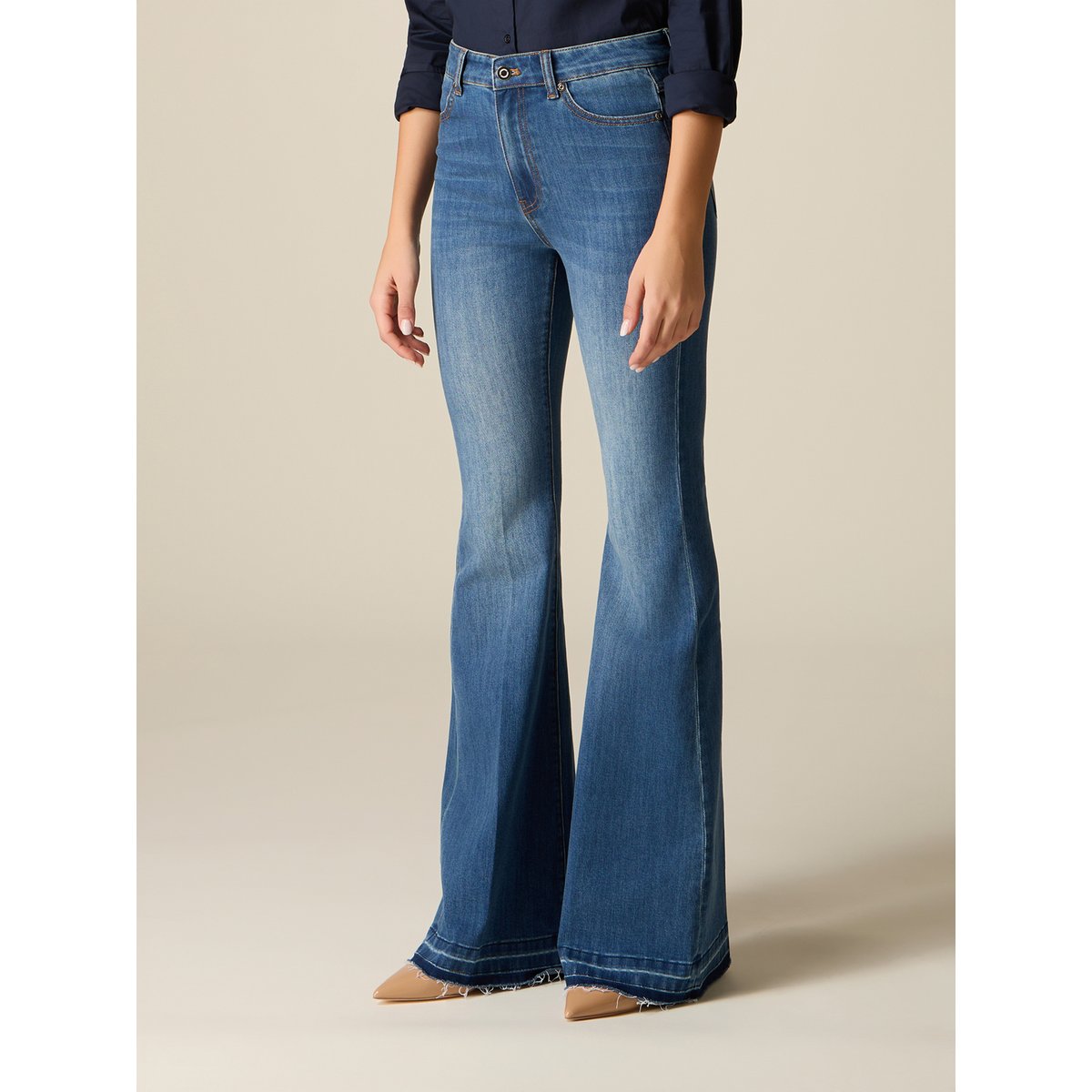 Jean flare à ourlet effiloché bleu, OLTRE