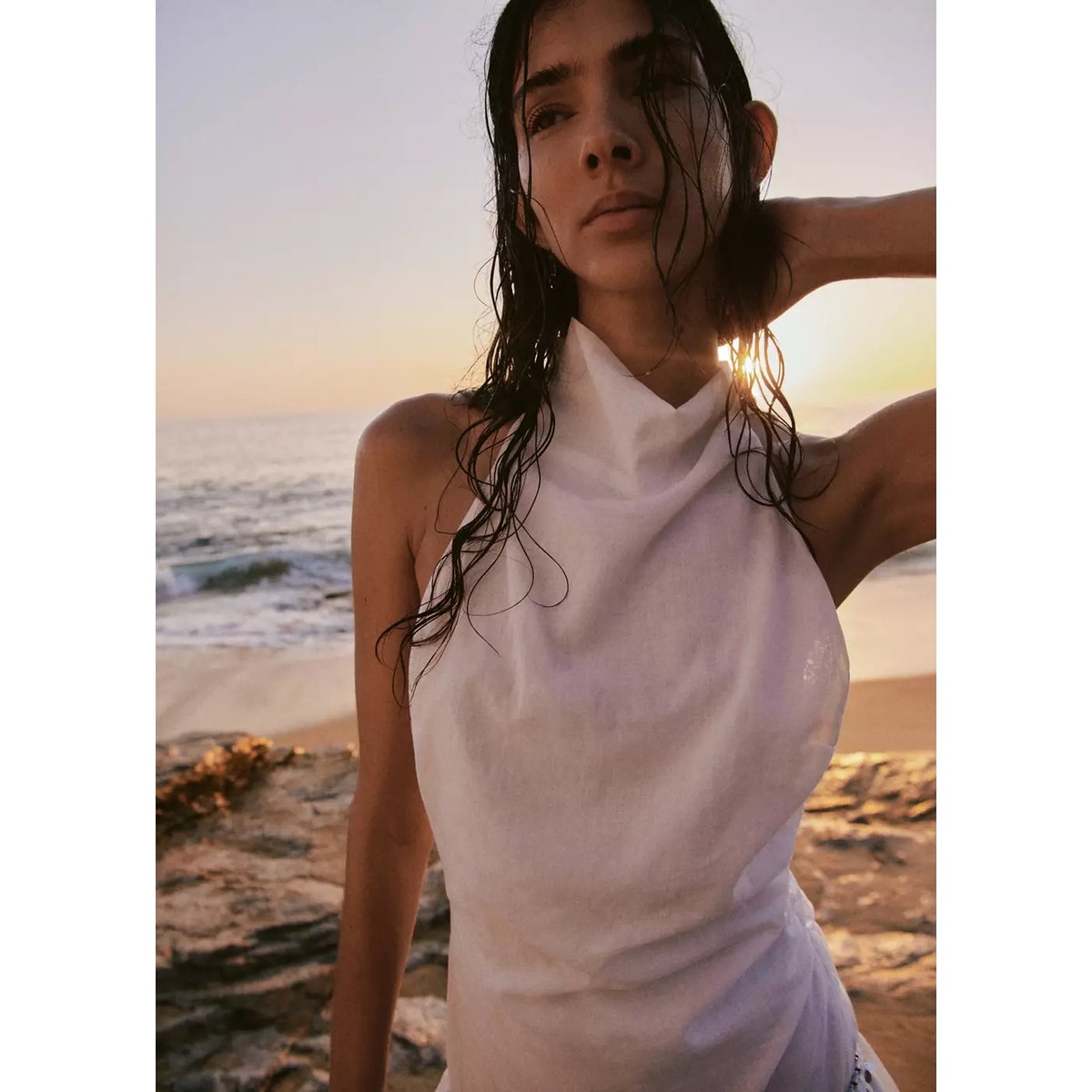 Robe à volants à col halter blanc, MANGO