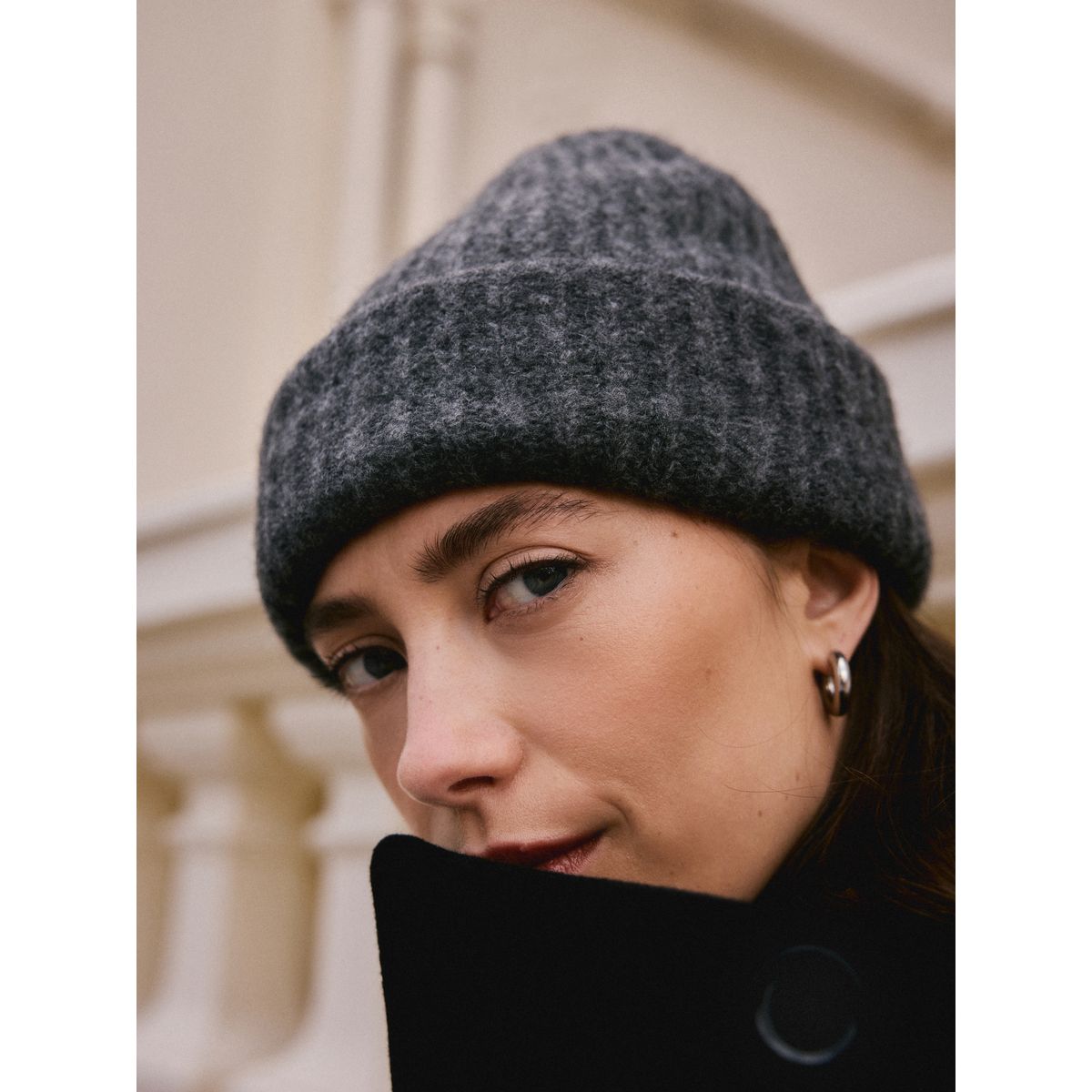 Bonnet côtelé avec laine d’alpage ras gris anthracite, NEXT
