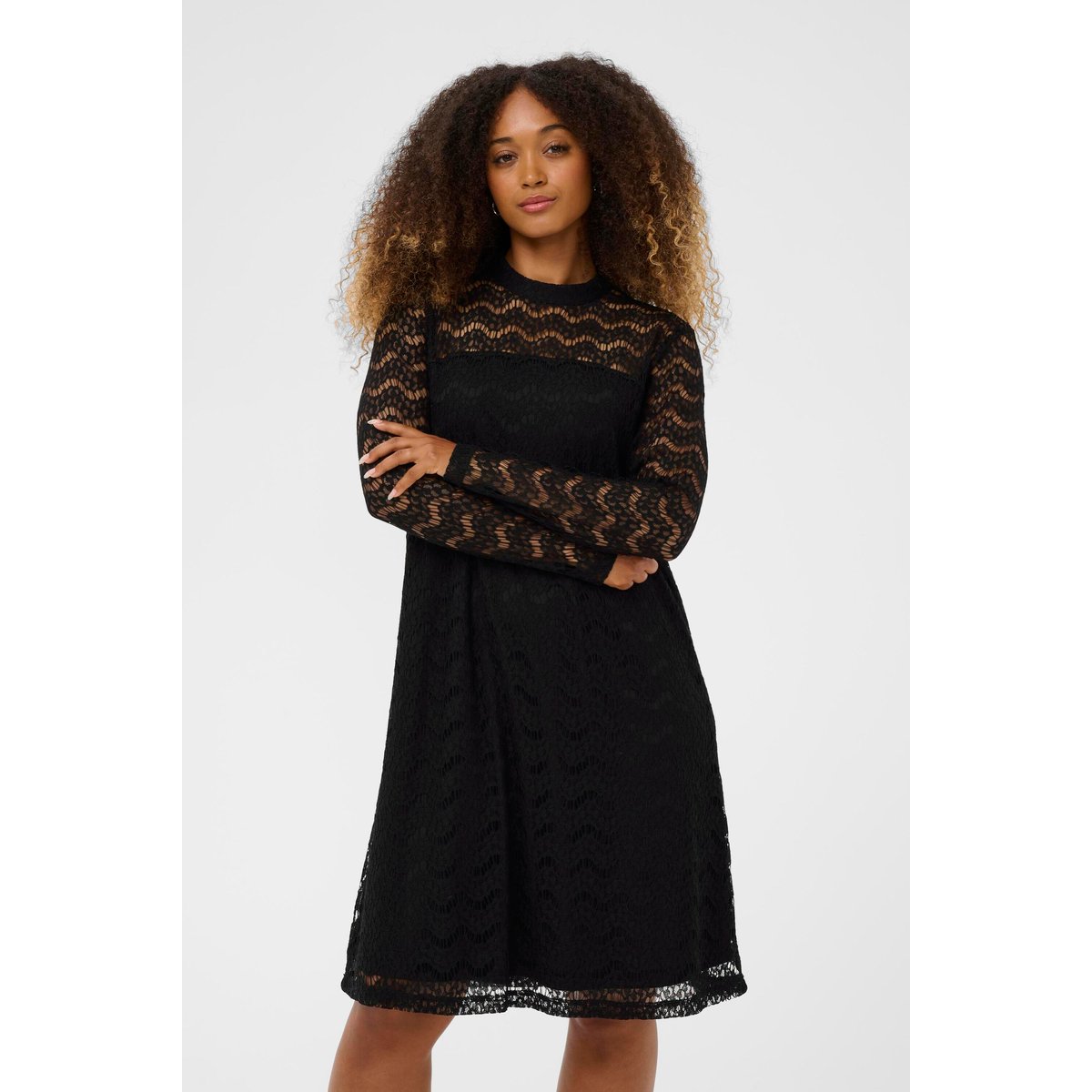Robe noir pitch black, CREAM
