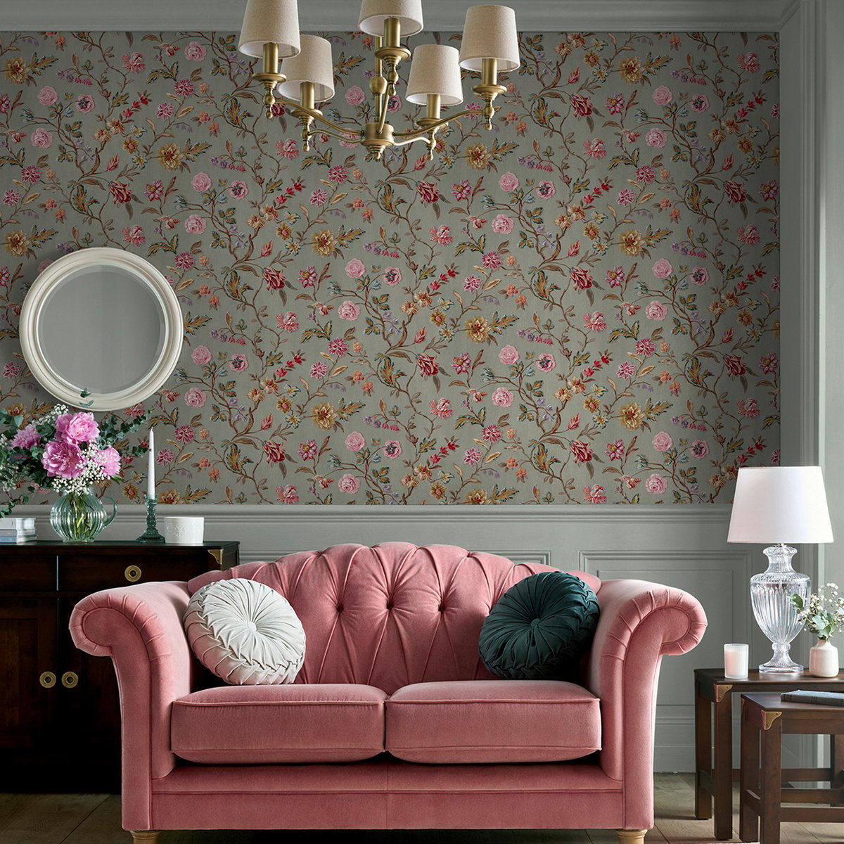 Papier peint Roses, tulipes et fleurs de jardin Lingmell Trail multicolore sur fond vert, LAURA ASHLEY